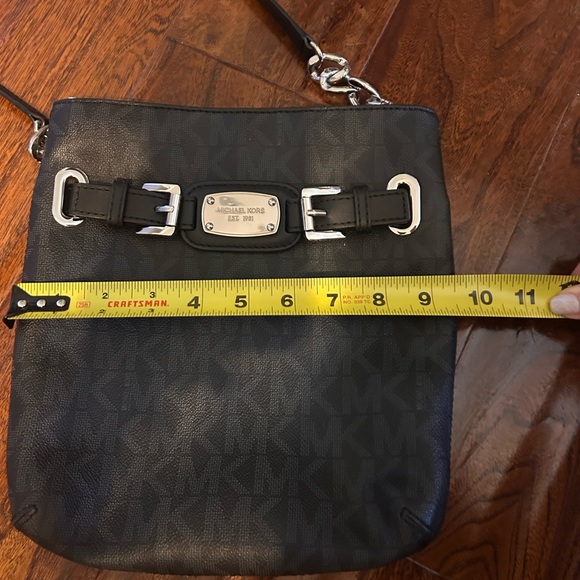 Michael Kors Black Leather Shoulder Bag or cross body purse with silver hardware - Picture 6 of 7